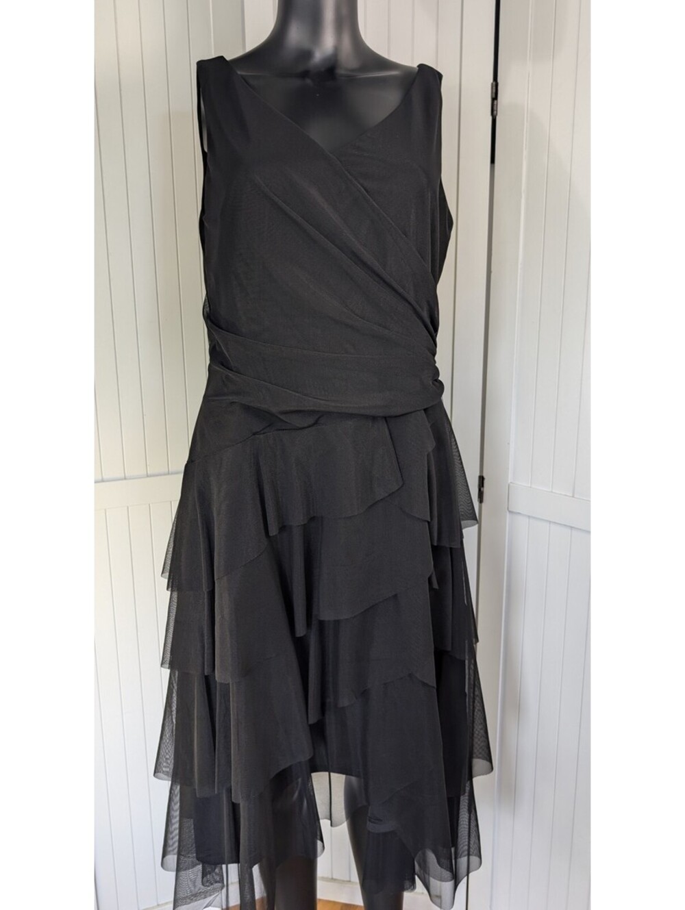 London Times Dress 12 Black Tiered Ruffle Cocktail V Neck Y2K Party Midi